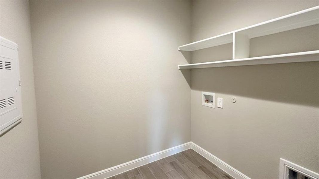 Spacious, unfurnished interior of a new home in Rock Creek Ranch, Fort Worth (Image 10).