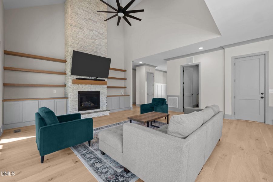 20-web-or-mls-P1099665