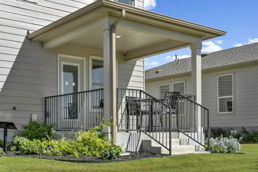 Representative exterior details of a home built from the 2246 by KB Home in Espino, San Antonio (Image 3).