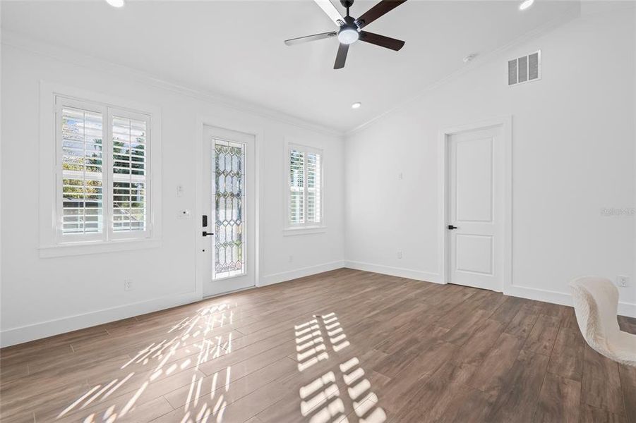 Spacious, unfurnished interior of a new home in , Okeechobee (Image 13).