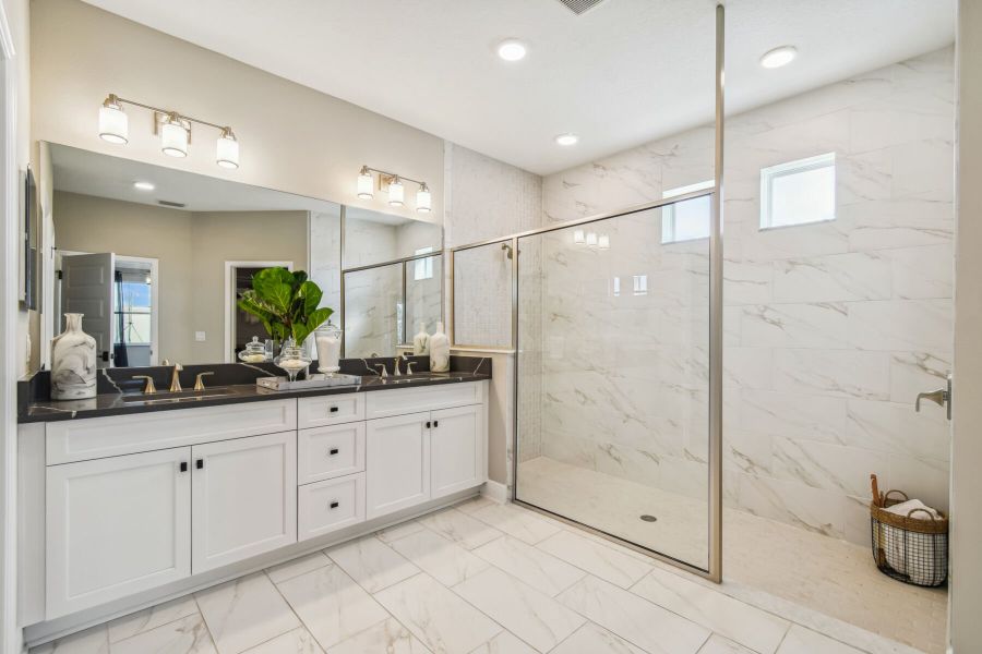 Owner's Bathroom Owner's Bathroom