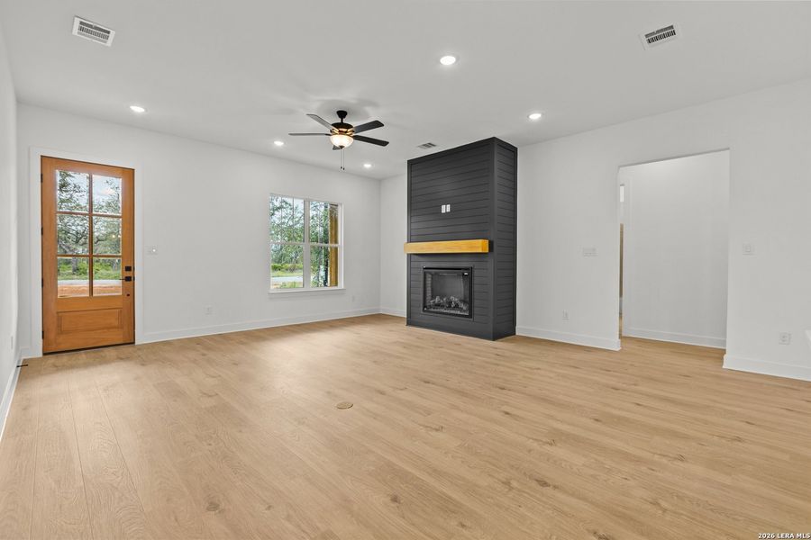 Spacious, unfurnished interior of a new home in , La Vernia (Image 20). Spacious, unfurnished interior of a new home in , La Vernia (Image 20).