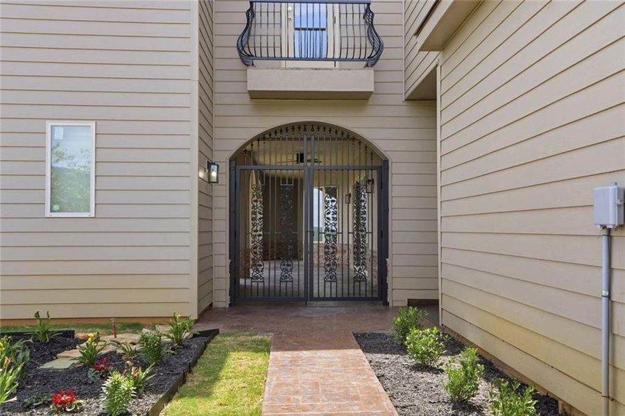 Exterior details and patio area of a home in , Clarkesville (Image 39).
