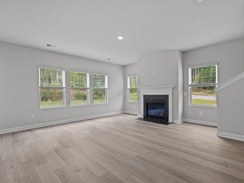 Spacious, unfurnished interior of a new home in Creek Ridge - Signature Collection, Spartanburg (Image 9). Spacious, unfurnished interior of a new home in Creek Ridge - Signature Collection, Spartanburg (Image 9).