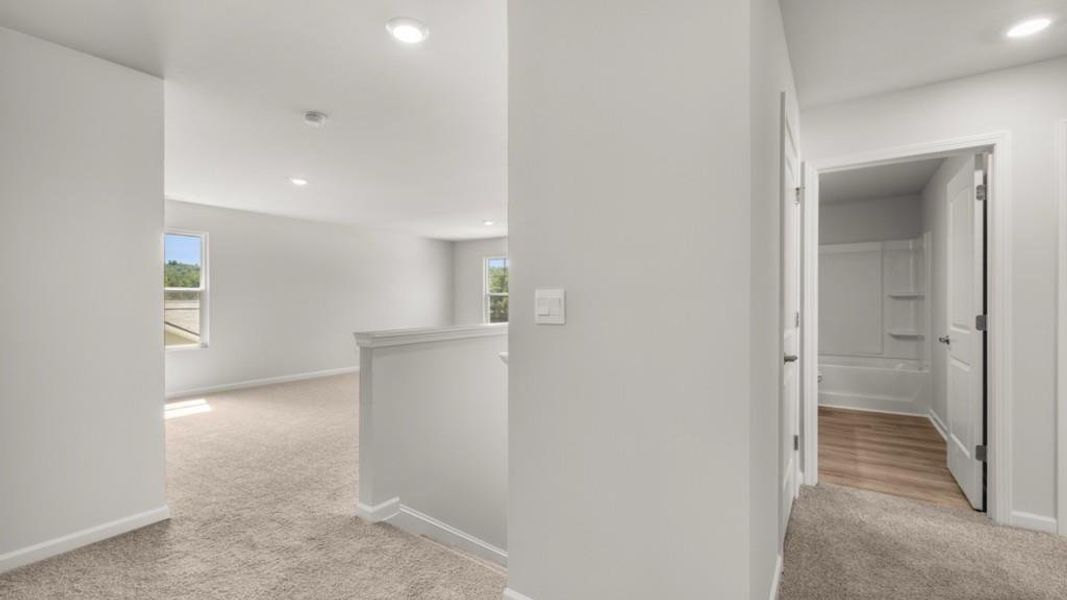 Spacious, unfurnished interior of a new home in South Wind, Union City (Image 16).