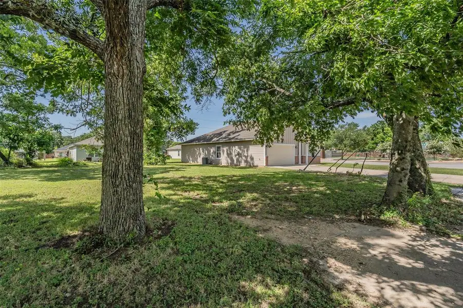 Natural landscape and outdoor views near  in Cleburne (Image 36).