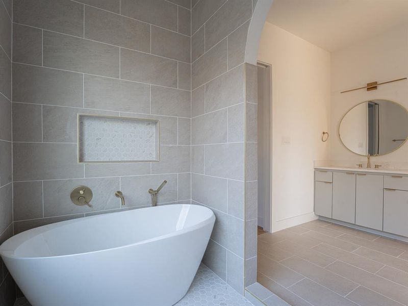 Furnished interior view inside a new home in , Dallas (Image 7).