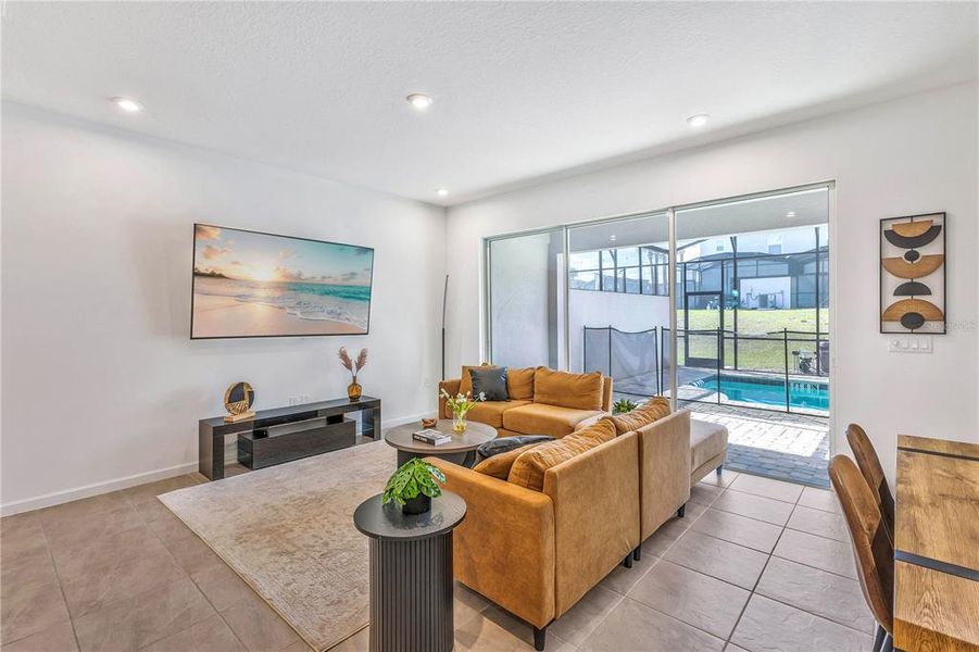 Furnished interior view inside a new home in , Kissimmee (Image 9).