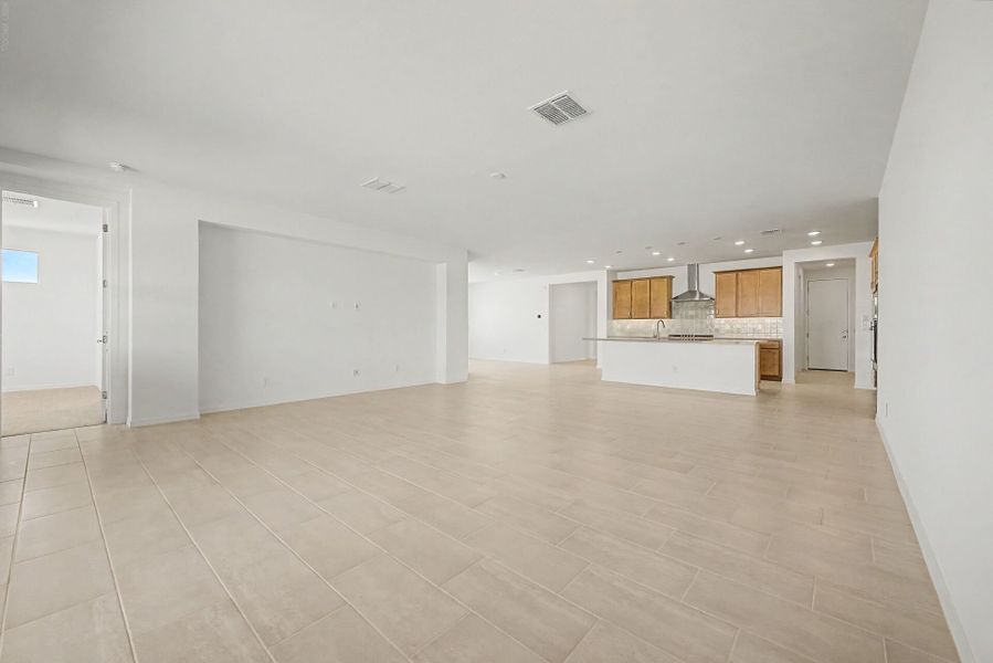 Spacious, unfurnished interior of a new home in White Tank Vistas, Waddell (Image 8). Spacious, unfurnished interior of a new home in White Tank Vistas, Waddell (Image 8).