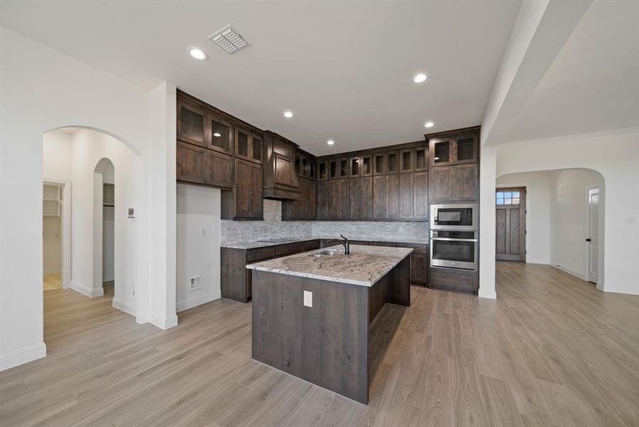 Furnished interior view inside a new home in , Waxahachie (Image 5).