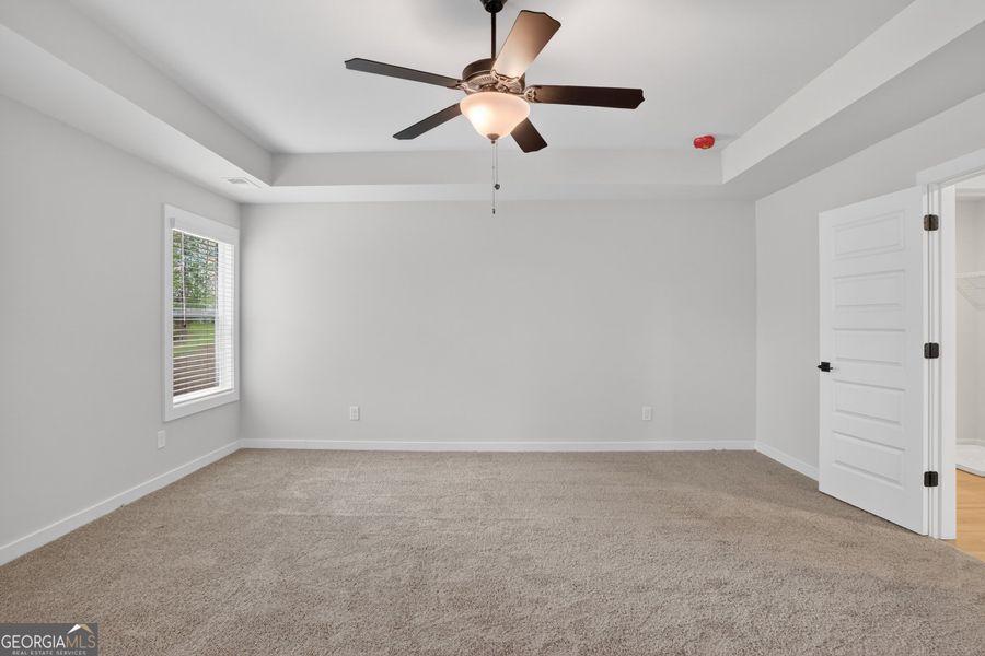 Spacious, unfurnished interior of a new home in The Fairways at Mirror Lake, Villa Rica (Image 31). Spacious, unfurnished interior of a new home in The Fairways at Mirror Lake, Villa Rica (Image 31).