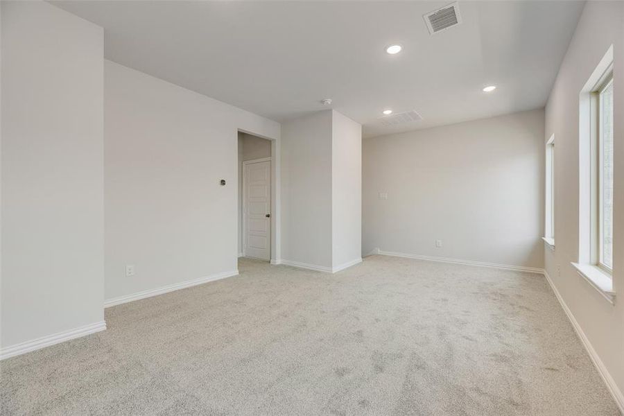 Spacious, unfurnished interior of a new home in Spiritas Ranch, Little Elm (Image 30). Spacious, unfurnished interior of a new home in Spiritas Ranch, Little Elm (Image 30).