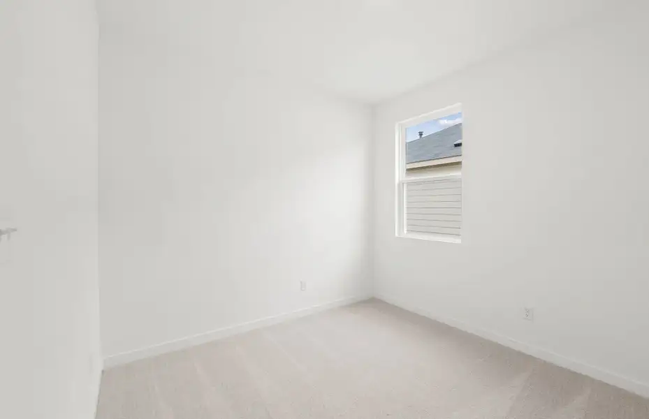 Spacious, unfurnished interior of a new home in Larson Crossing, Elgin (Image 19).