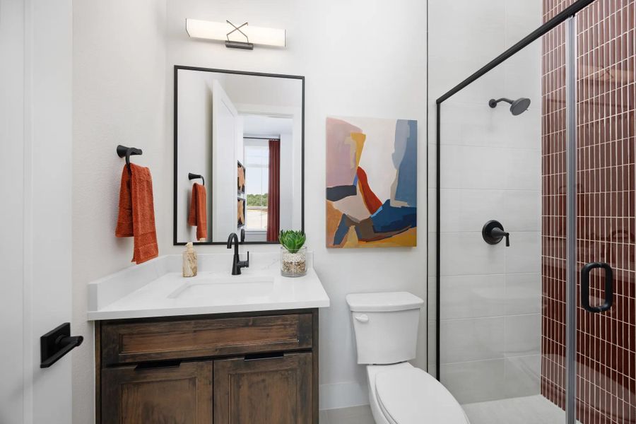 Remington Full Bathroom