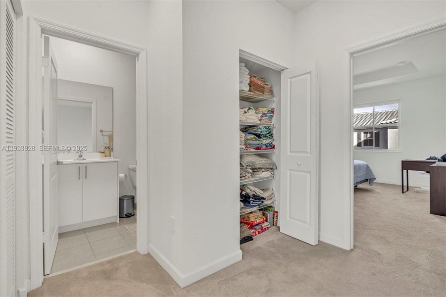 Furnished interior view inside a new home in , Coral Springs (Image 32).