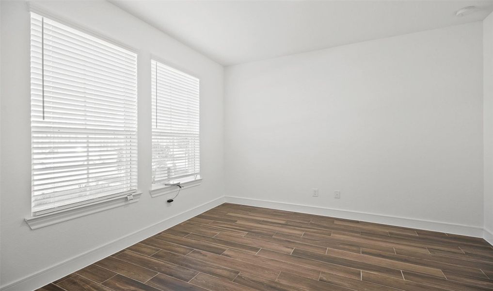 Convenient home office (*Photo not of actual home and used for illustration purposes only.) Convenient home office (*Photo not of actual home and used for illustration purposes only.)