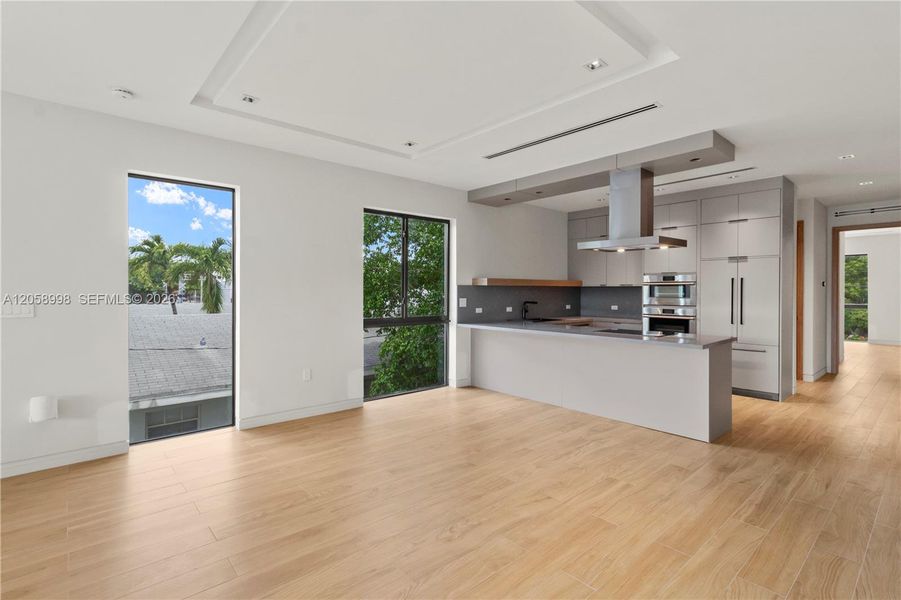 Spacious, unfurnished interior of a new home in , Miami (Image 20).