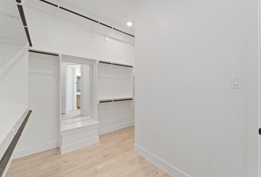 Spacious, unfurnished interior of a new home in Wildrye, Waller (Image 4).