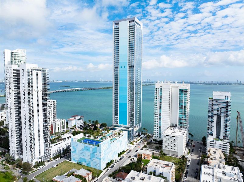 Condo located in Miami, FL showcasing its design and architecture (Image 26). Condo located in Miami, FL showcasing its design and architecture (Image 26).