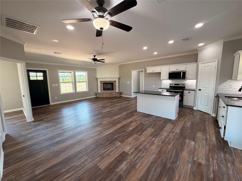 Spacious, unfurnished interior of a new home in , Frankston (Image 19).