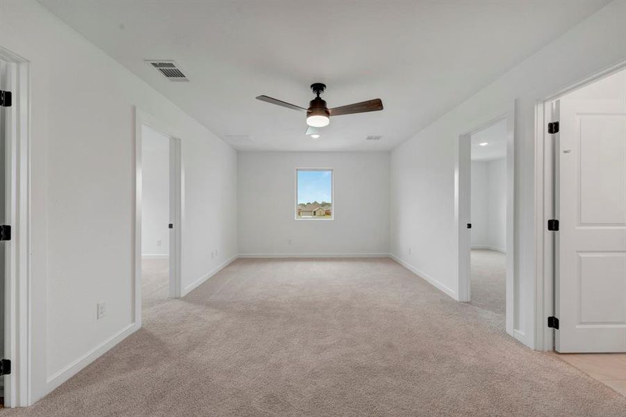 Spacious, unfurnished interior of a new home in Rolling Ridge, Van Alstyne (Image 15). Spacious, unfurnished interior of a new home in Rolling Ridge, Van Alstyne (Image 15).