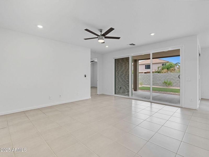 9-web-or-mls-Bee-9 9-web-or-mls-Bee-9