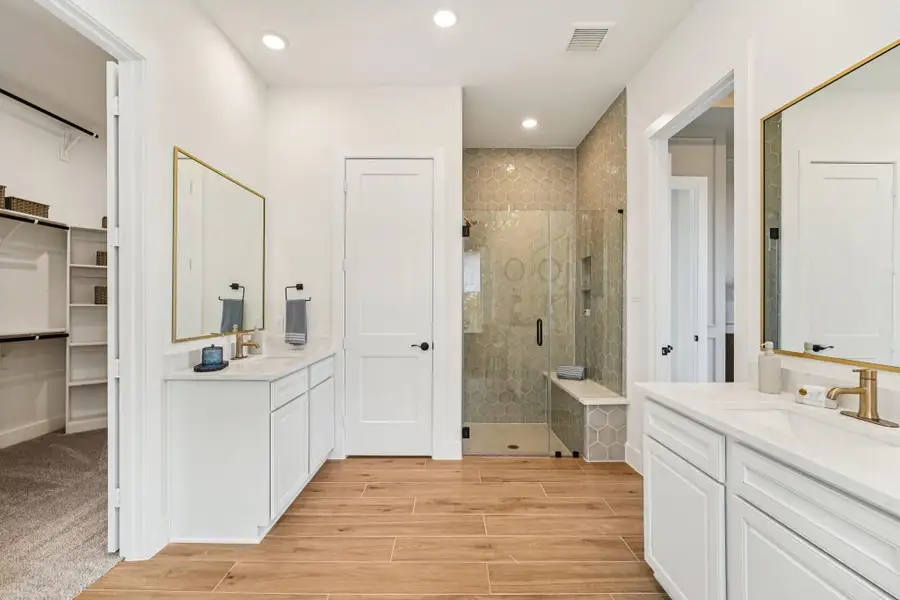 Furnished interior view inside a new home in Wildrye, Waller (Image 15).