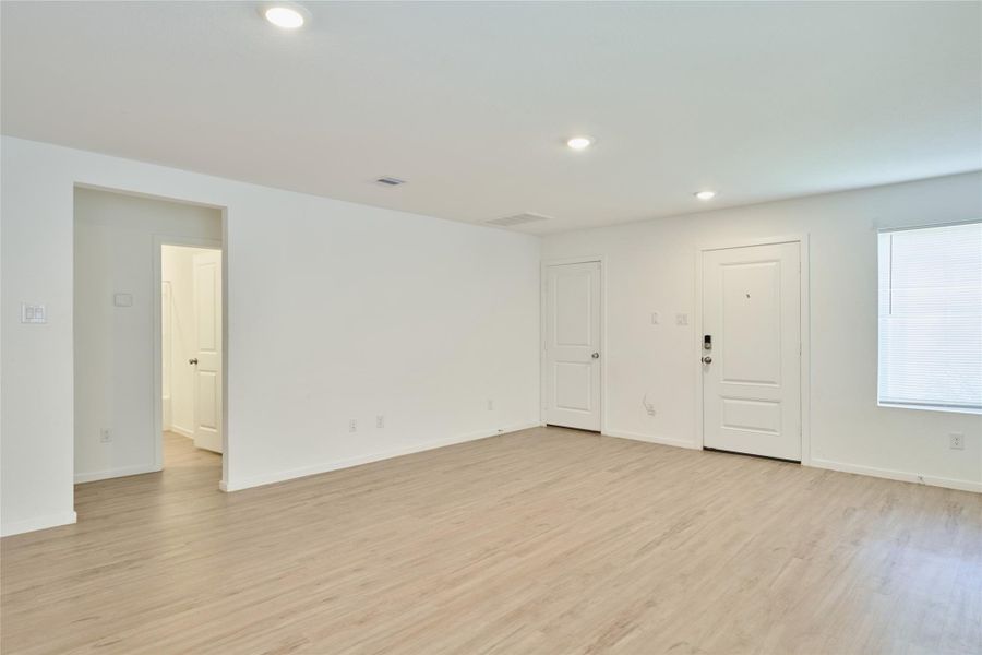 Spacious, unfurnished interior of a new home in Tavola: Cottage Collection, New Caney (Image 14).