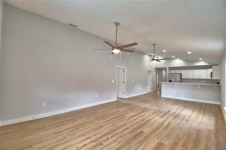Spacious, unfurnished interior of a new home in , Bartow (Image 22).