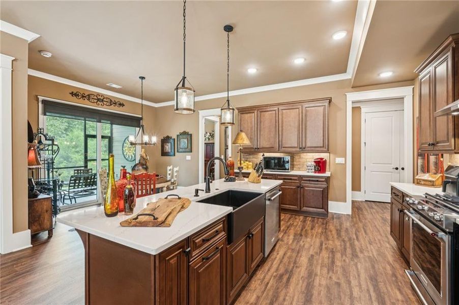 Furnished interior view inside a new home in , Jasper (Image 11).