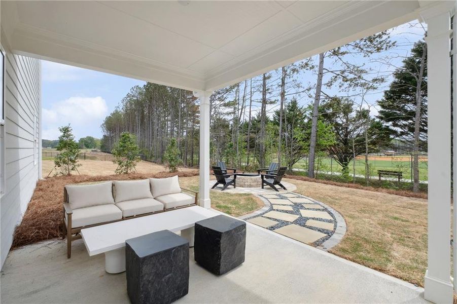 Exterior details and patio area of a home in Hamilton Place, Cartersville (Image 2).