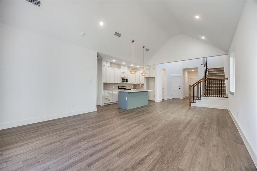 Spacious, unfurnished interior of a new home in , Denison (Image 21).