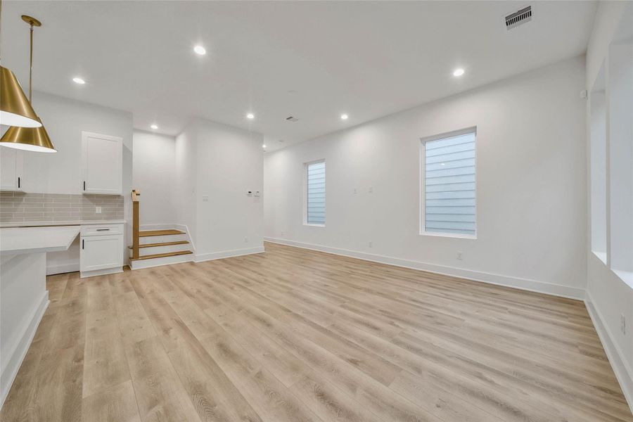 Spacious, unfurnished interior of a new home in , Houston (Image 34).