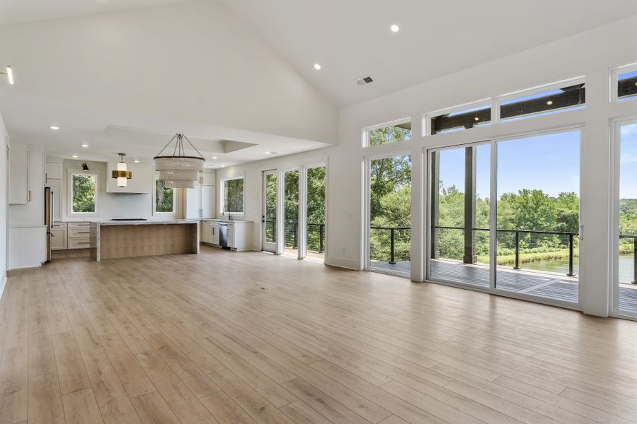 Representative unfurnished interior of a home built from the Aberdeen by Hunter Quinn Homes in Greenwood County Homes, Ninety Six (Image 10).