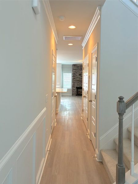 Spacious, unfurnished interior of a new home in Weybridge, Burlington (Image 37).