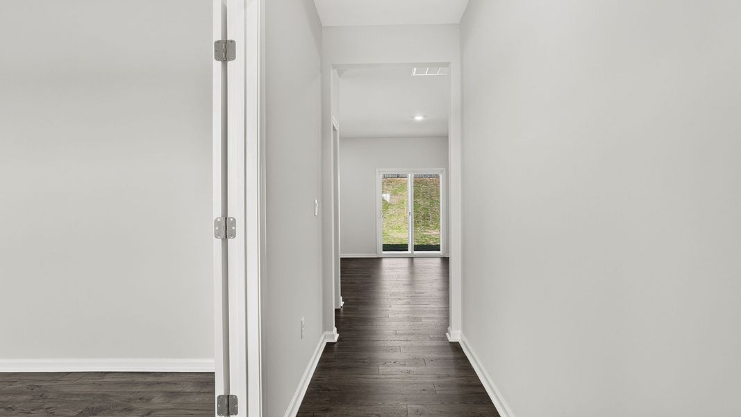 Spacious, unfurnished interior of a new home in Hunters Ridge, Woodruff (Image 15).