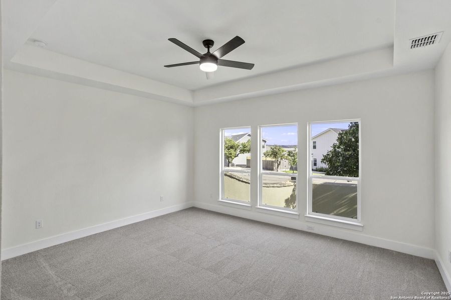 Spacious, unfurnished interior of a new home in , Kerrville (Image 26).