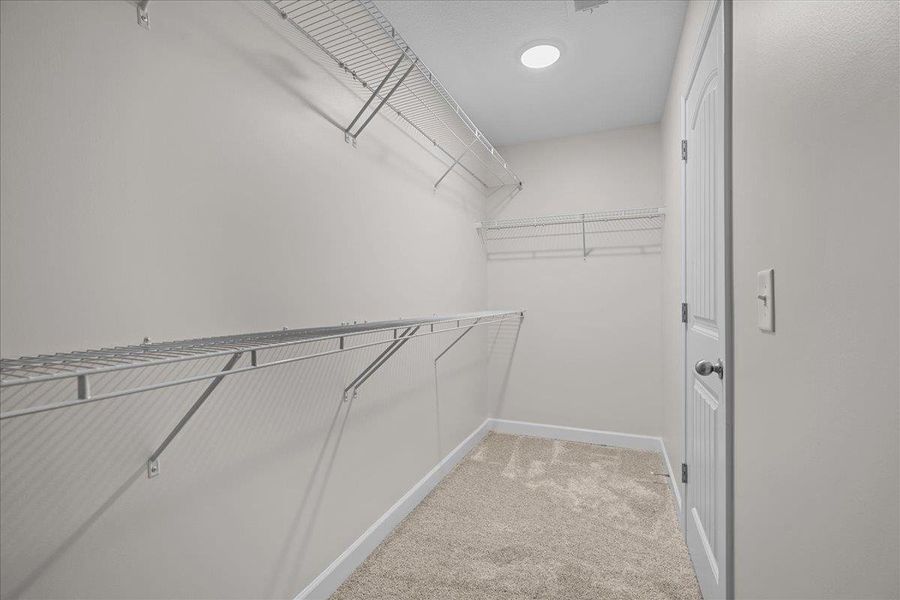 Spacious, unfurnished interior of a new home in Fall Creek, Inman (Image 28).