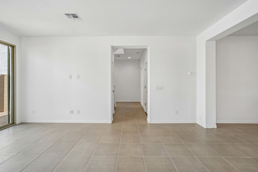 Spacious, unfurnished interior of a new home in Rancho Mercado, Surprise (Image 17).