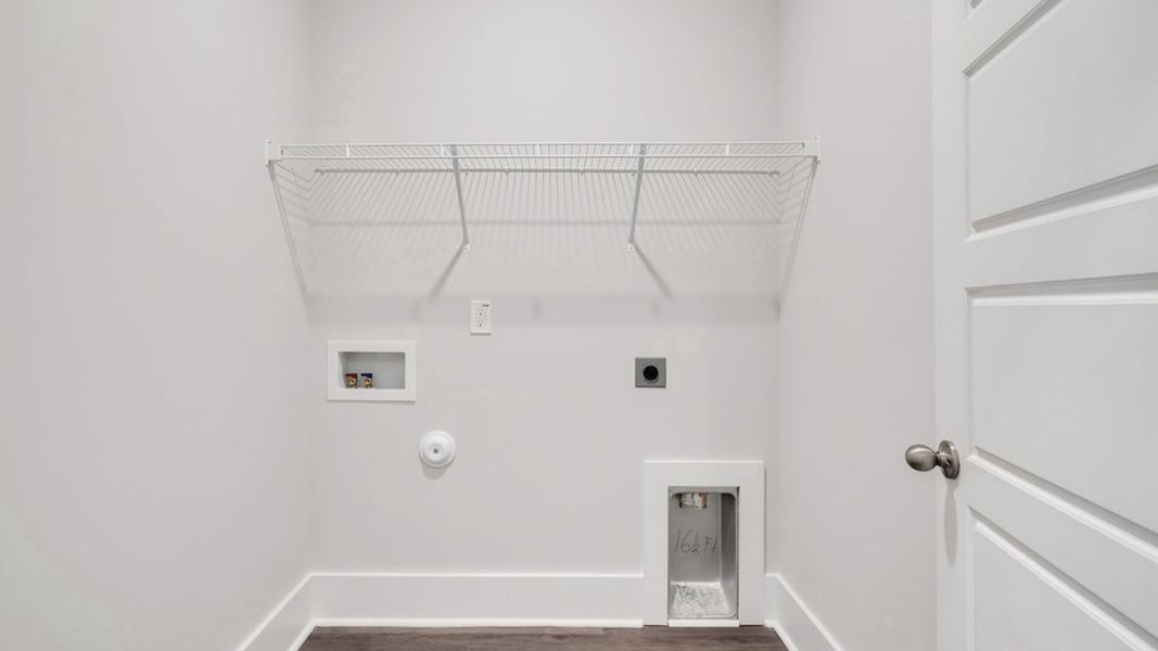 Representative unfurnished interior of a home built from the ACADIA by D.R. Horton in Rolling Hills, Bolivia (Image 24).