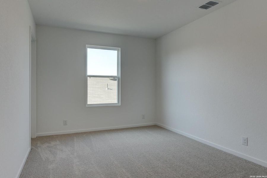 Spacious, unfurnished interior of a new home in Hennersby Hollow, San Antonio (Image 24).