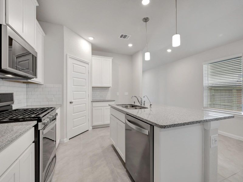 Photo is not of the actual home, but is an inspirational photo of builder’s model home and may depict options, furnishings, and/or decorator features that are not included Photo is not of the actual home, but is an inspirational photo of builder’s model home and may depict options, furnishings, and/or decorator features that are not included