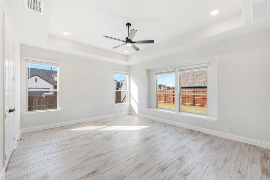 Spacious, unfurnished interior of a new home in Devonshire Classic 60-65, Forney (Image 18). Spacious, unfurnished interior of a new home in Devonshire Classic 60-65, Forney (Image 18).