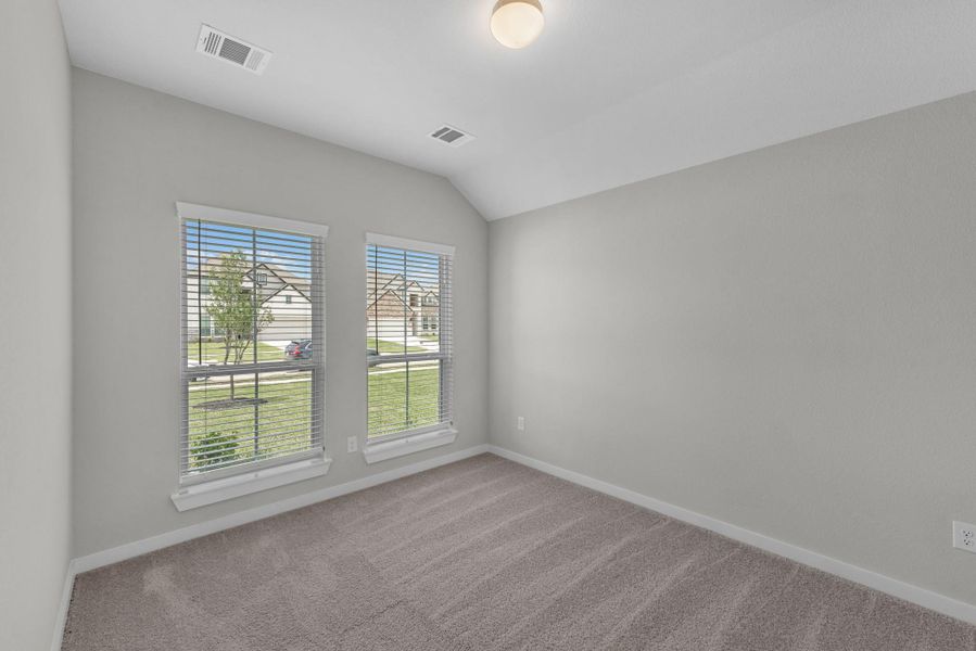 Spacious, unfurnished interior of a new home in Huntington Place, Rosharon (Image 14).