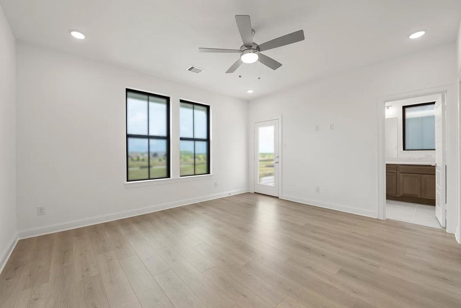 Thornhill A primary suite