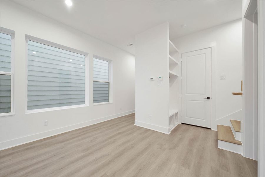 Spacious, unfurnished interior of a new home in , Houston (Image 27).