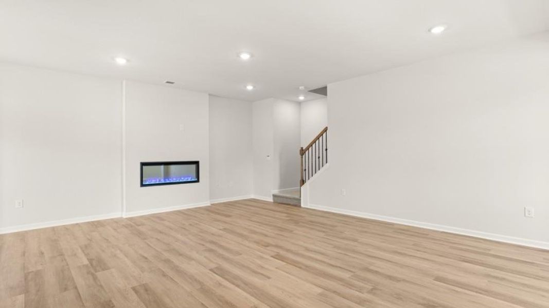 Spacious, unfurnished interior of a new home in Village at Pine Valley, Gainesville (Image 25).