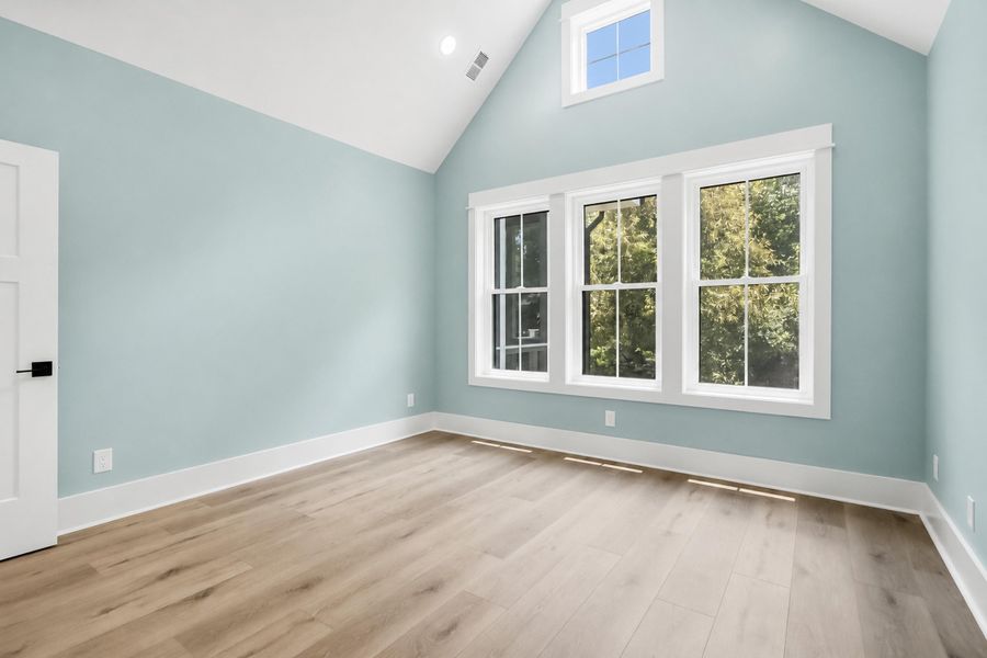 Spacious, unfurnished interior of a new home in , Hollywood (Image 63). Spacious, unfurnished interior of a new home in , Hollywood (Image 63).