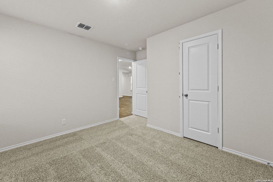 Spacious, unfurnished interior of a new home in Stonehill, San Antonio (Image 19).