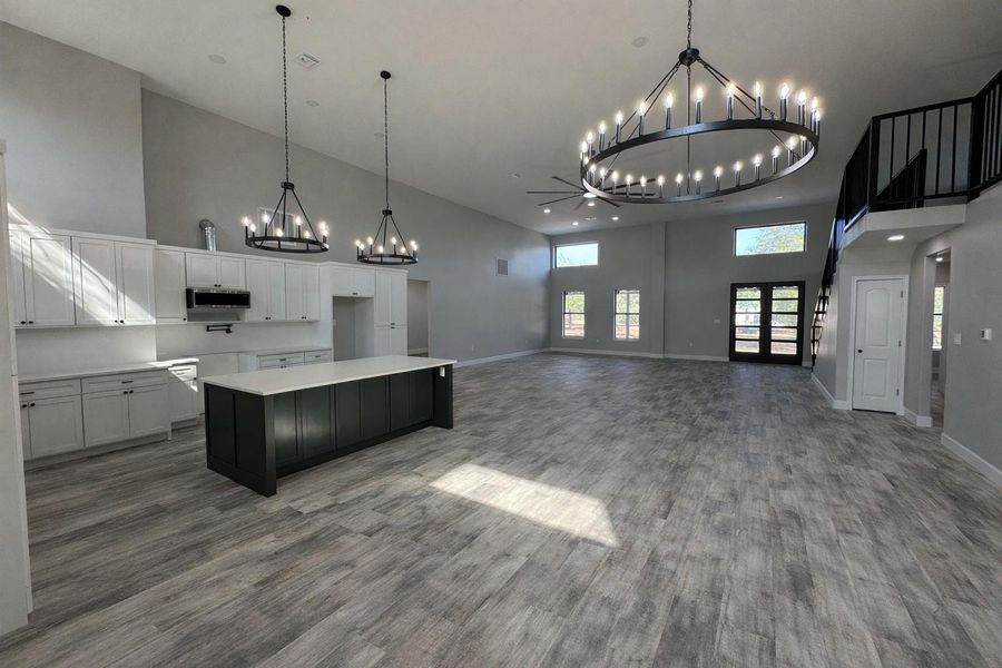 Open floor plan, kitchen open living space